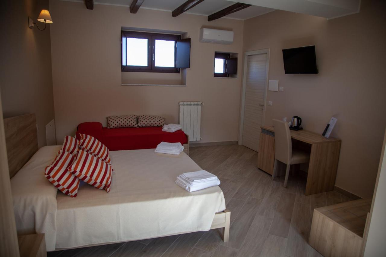 Al Centro Casa Vacanze Mistretta ภายนอก รูปภาพ